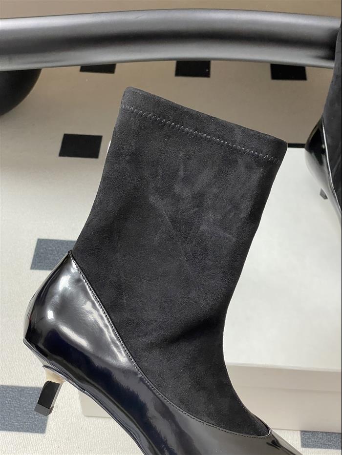 2025112817261439 370